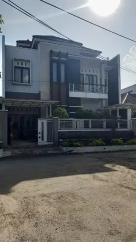 Rumah Bagus 2 Lantai di Nuansa Mas Cipamokolan Rancasari