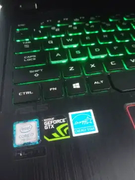 Asus rog strik GL553VE i7