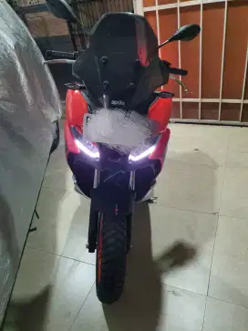 Aprillia SR GT 200