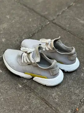 Sepatu running adidas second/bekas