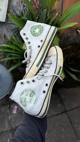 Sepatu convers second/bekas