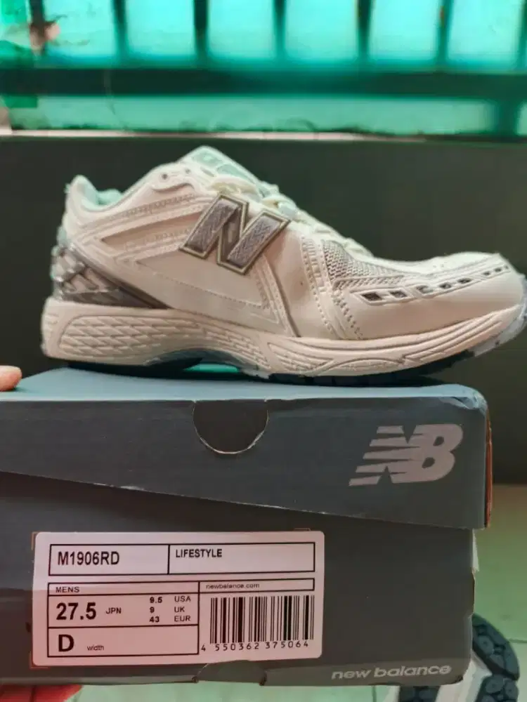 Sepatu NB1906R size 43