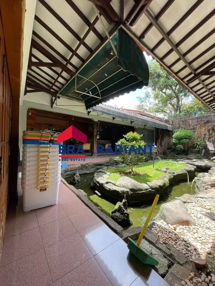 Rumah Dijual Siap Huni Nyaman dengan Halaman Luas di Cikini, Bintaro