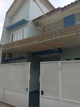 Di jual rumah bagus dengan tanah luas di jatiasih bekasi