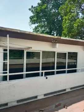 Kaca film gedung dan mobil