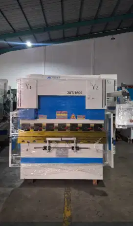 Mesin bending 30T X 1600mm NC tp10s