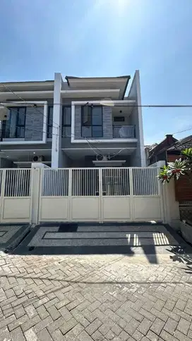 rumah baru di  medokan asri utara