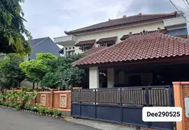 DIJUAL Rumah Hook 3 Lantai di Komplek Perum Jatiwaringin