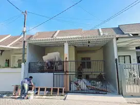 Dijual rumah dekat kampus UPN surabaya