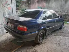 BMW 320i 1994 Bensin