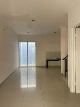 Green Lake City 3 Kamar Tidur 6x15