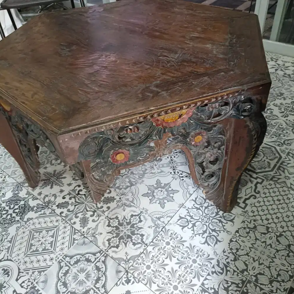 Meja kayu jati segi enam