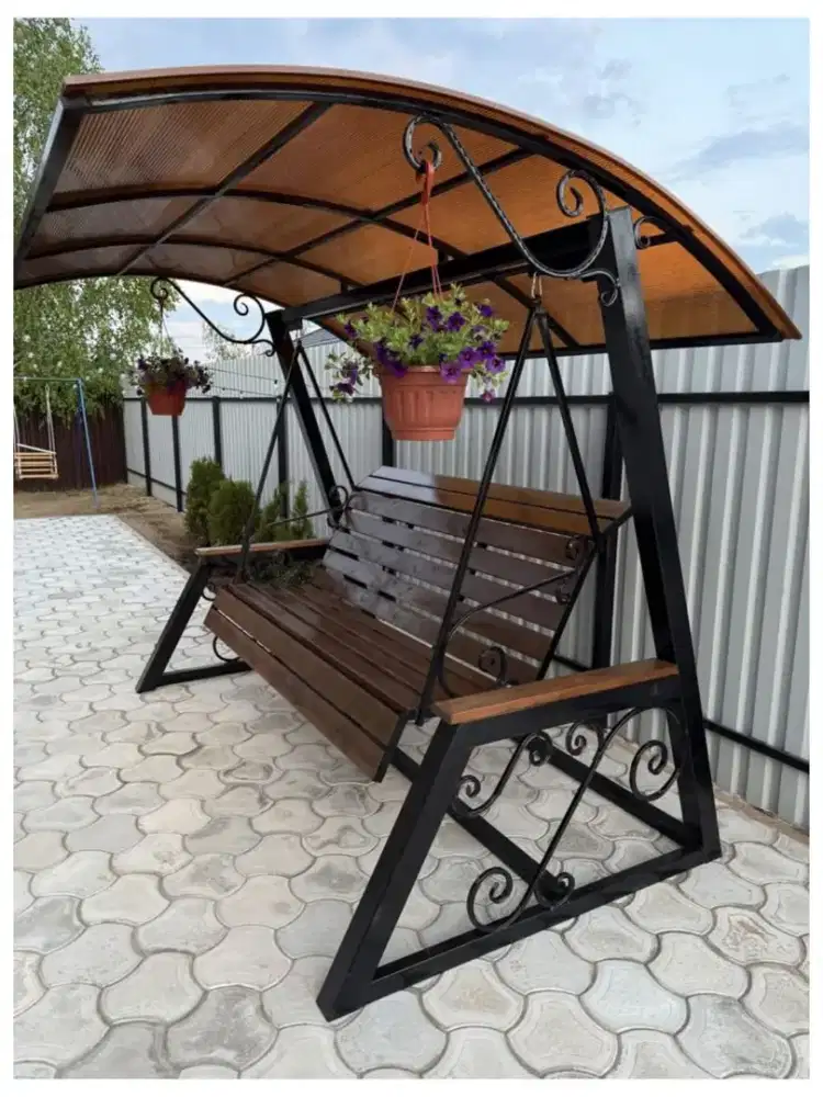 Furniture besi dan kayu