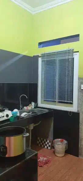 Rumah Dua Lantai Dekat Kantor Kecamatan Cipayung Strategis