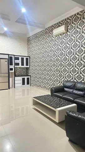Rumah 2 lantai di Jual di Harapan Indah