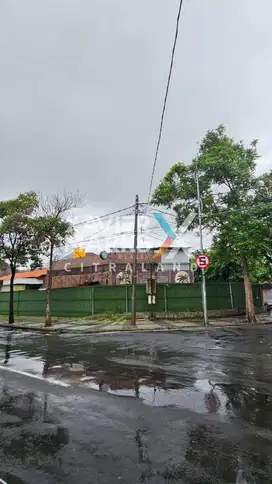 Rumah di Pusat Kota Surabaya, Jl. Kartini Lokasi Strategis