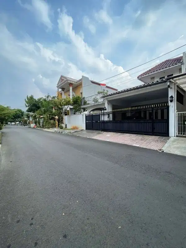 Di jual Rumah Mewah di kawasan komplek tj. barat indah Jakarta selatan