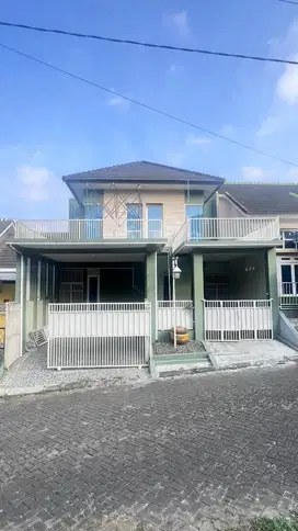 Dijual Cepat Rumah Bagus 2 Lantai di Villa Bukit Tidar kota Malang