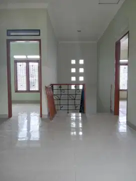 Rumah 2 Lantai di Komplek Taman Bumi Prima dekat Setraduta Sarijadi