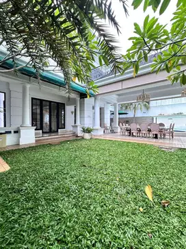 Rumah mewah full furnished di Kemang Pejaten barat