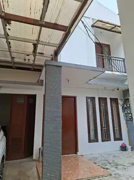 Rumah kost di radio dalam
