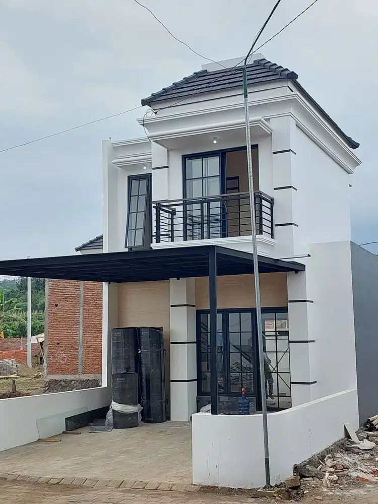 Ready unit rumah villa 2 lantai karangploso malang