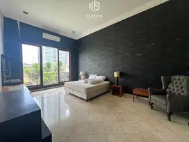 Disewakan rumah cocok untuk kantor 3lt dekat jalan kemang raya