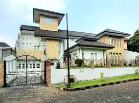 Rumah Cantik seperti di Puncak 5 menit ke Lebak Bulus