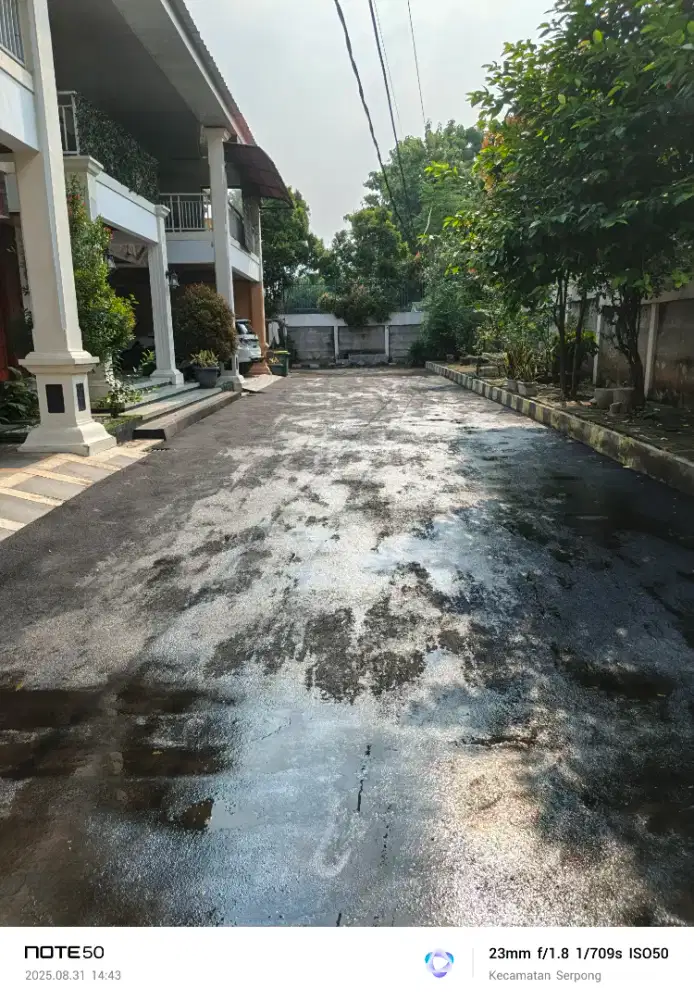 Aspal jalan rumah parkiran