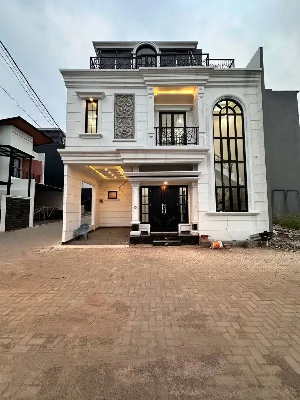 Rumah 3lantai siap huni dekat pintu tol brigift