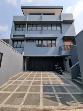 Rumah desain 3lantai desain rooftop di kemang jakarta selatan