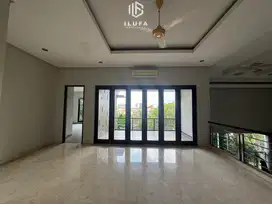 Disewakan rumah dalam compound bisa untuk kantor area kemang