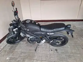 Dijual XSR 155 Hitam tahun 2022 modif kanan