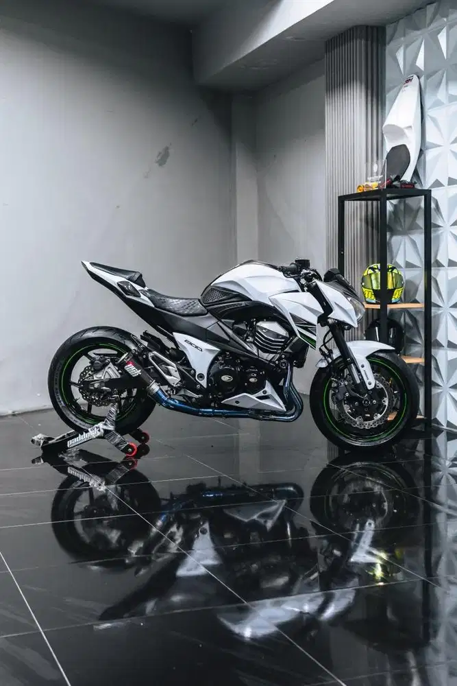 KAWASAKI Z800 2014