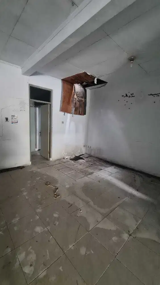 Rumah Tua di Muara Karang Blok 2