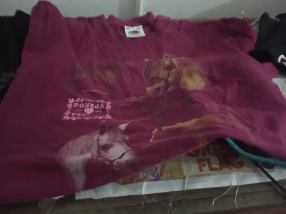 Atasan pria motif kuda