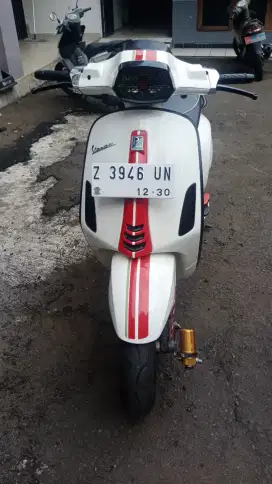 Vespa sprint sixties 150 cc tahun 2020