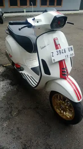 Vespa sprint sixties 150 cc tahun 2020