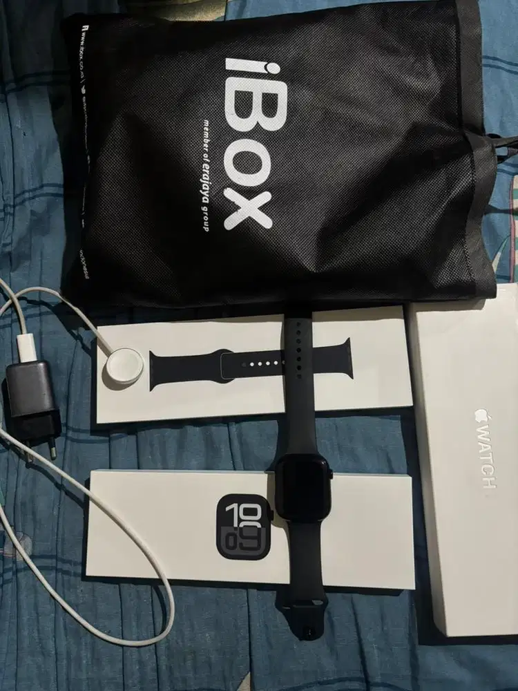 Apple watch series 10 jett black 46mm ibox garansi aug 2025