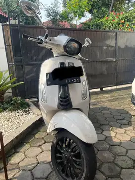 Vespa Piaggio Sprint 150 3vie tahun 2015