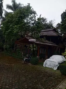 Jual tanah + bangunan fasilitas olah raga