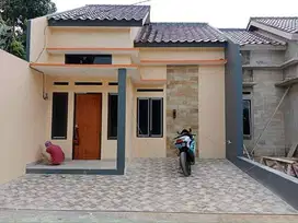 Rumah strategis 5menit ke stasiun Depok lama