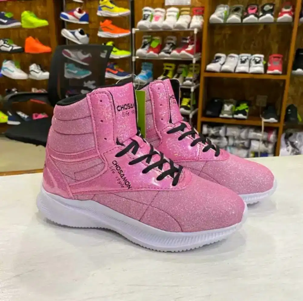 Dijual sepatu unisex,size 44 lokal