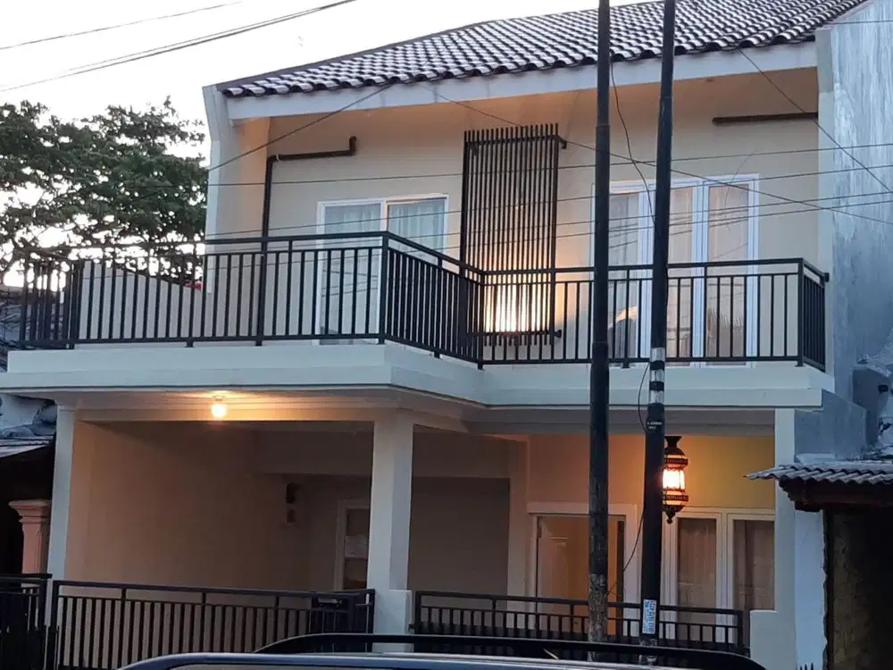 Dijual rumah bangunan kokoh dan terawat lokasi dicinere depok