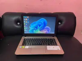 TERIMA JUAL BELI LATOP BEKAS MACBOOK IPAD TEBLAT CAMERA ATAU MATOT