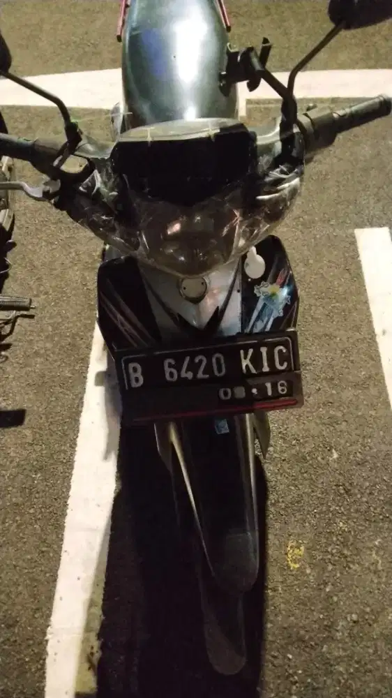 Vega r 2006 hitam