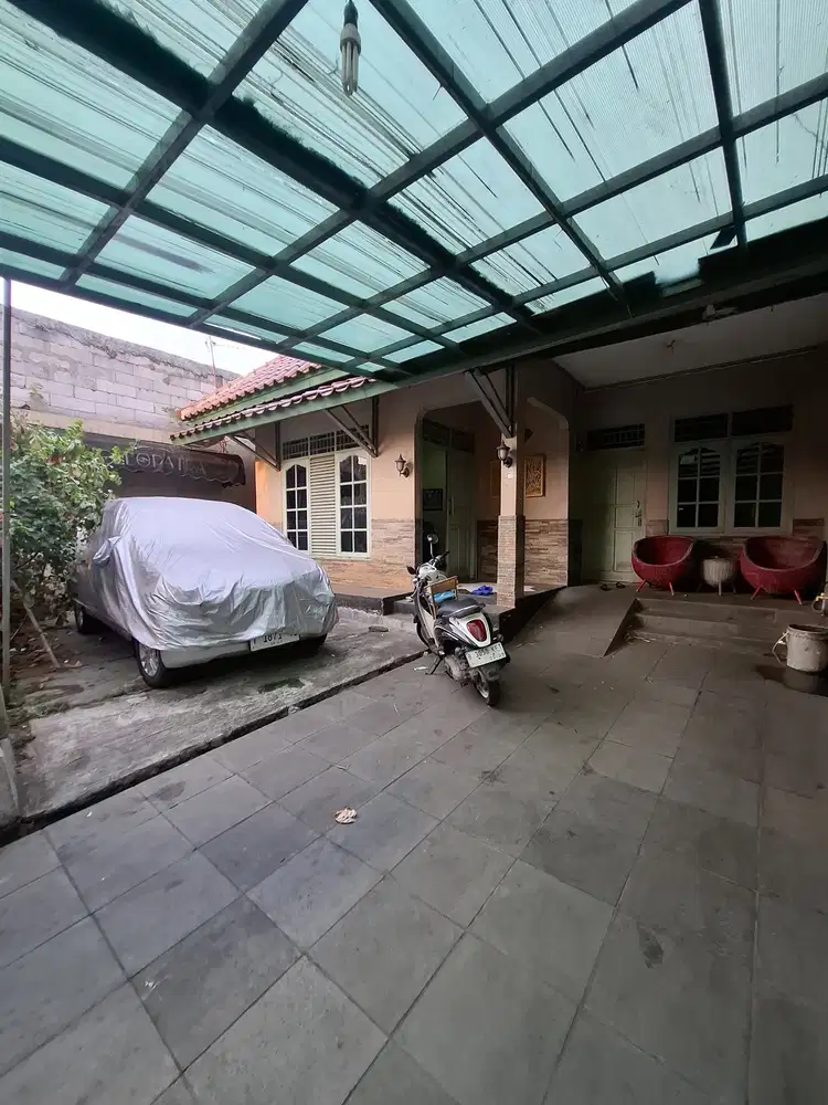 Nego Sampai Jadi ! Rumah Luas di Bintara Akses Strategis