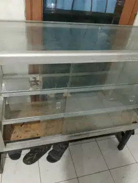 Etalase kaca  bekas