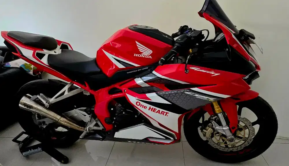 CBR250RR 2017 red racing