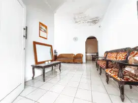 JARANG ADA RUMAH DENGAN HALAMAN LUAS siap HUNI &  DEKAT KE JALAN RAYA